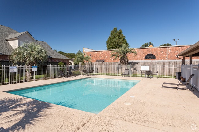 Pool - Bluebonnet Ridge Apartments