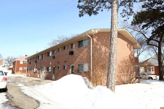 Building Photo - 2444 2nd St