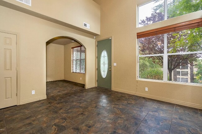 Building Photo - 1284 E Makayla Way