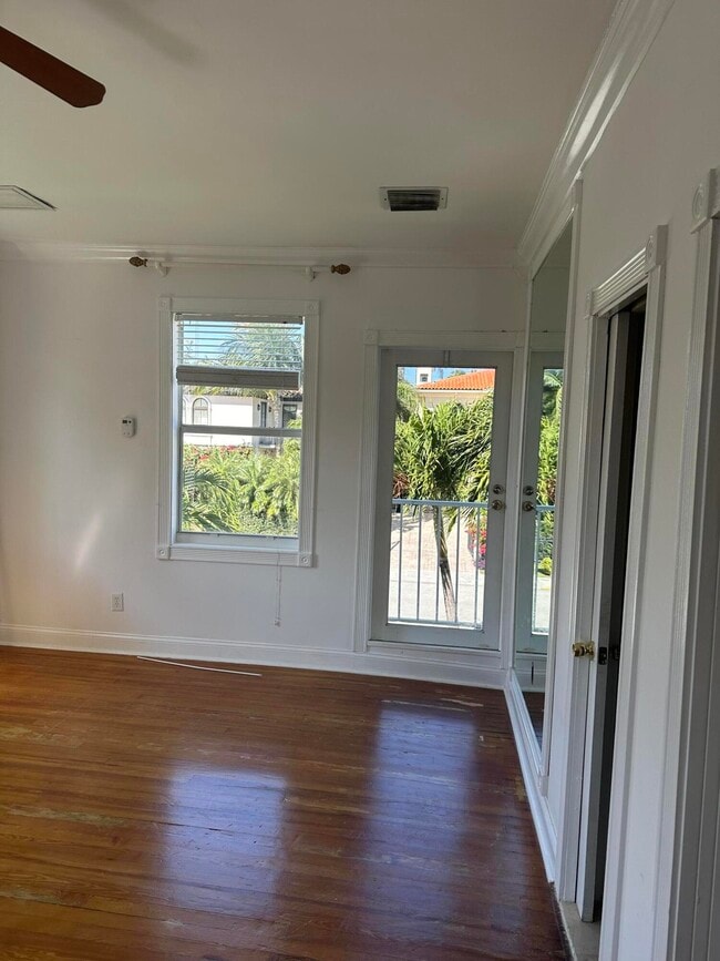 Building Photo - 258 Seminole Ave