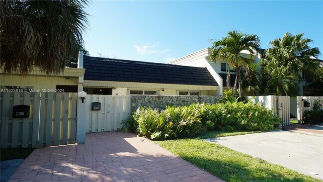 Foto del edificio - 8302 SW 81st Ter