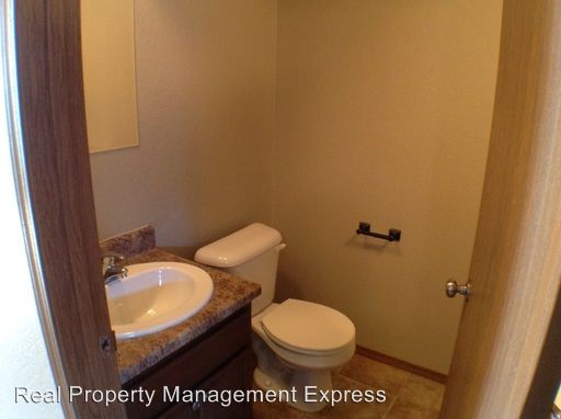 Building Photo - 300 Arianna Pl