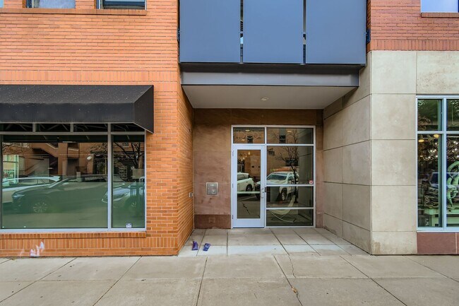 Building Photo - Luxury Pearl Street 1BDR