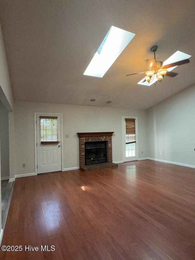 Foto del edificio - 109 Bridgewater Ct