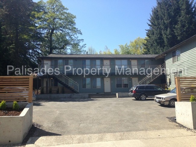 Building Photo - 721 SE 29th Ave