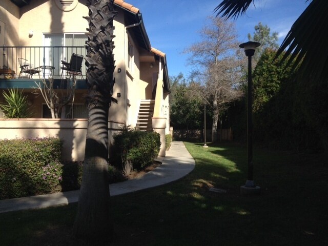 Building Photo - 3BD 2BA Condo located in the Falls of Ranc...