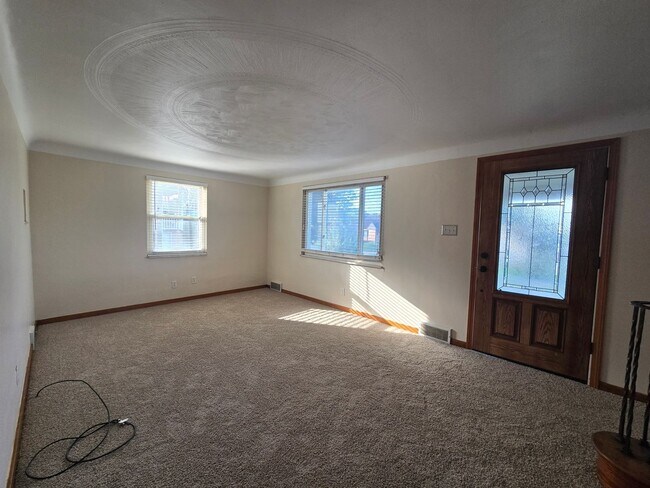 Foto del edificio - 305 Longview Dr