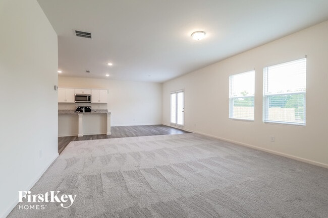 Building Photo - 135 Knightsbridge Ln