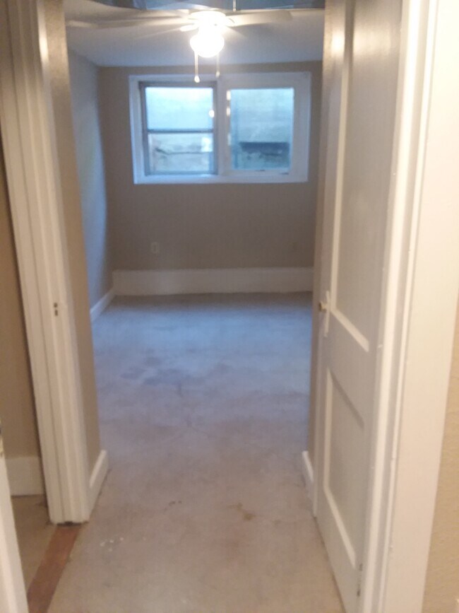 smaller bedroom - 3014 West St