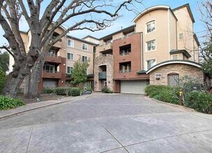 Building Photo - 1310 Creekside Dr