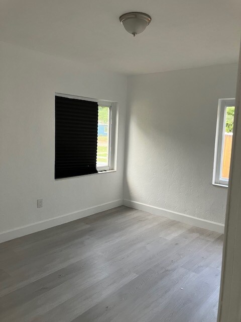 Foto del edificio - 830 NE 134th St