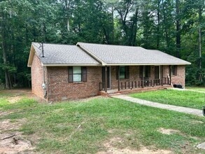 Building Photo - 102 Doves Ln