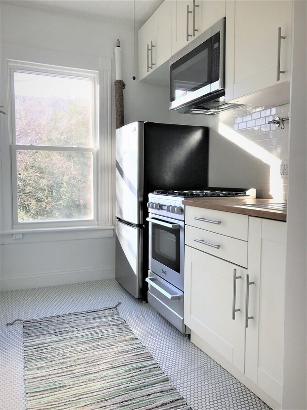 Foto principal - 852 Herkimer St
