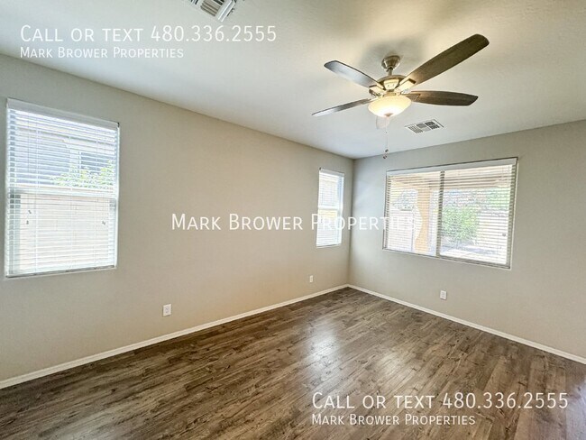 Building Photo - 4594 Kirkland Ave
