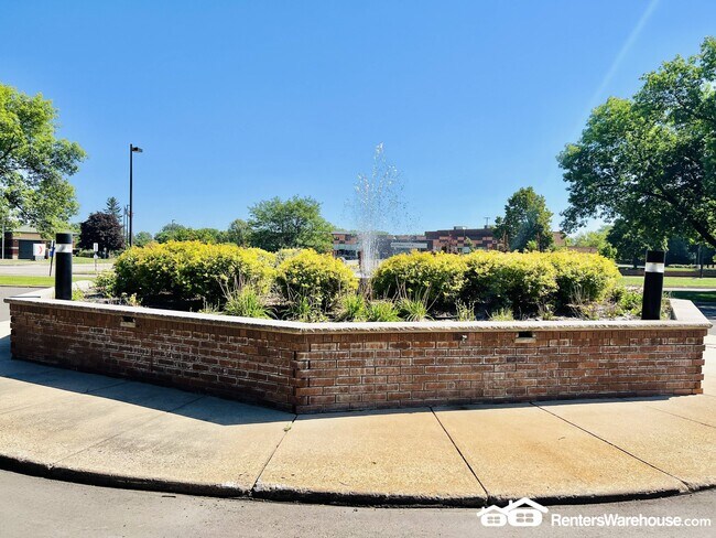 Foto del edificio - 7330 York Ave S