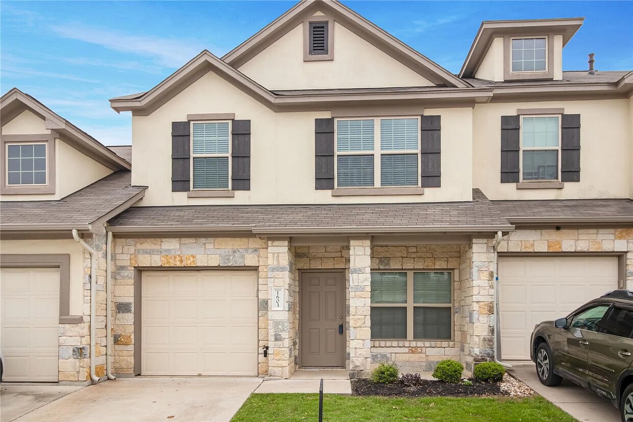 Primary Photo - Charming 3-Bedroom Townhome in South Austi...