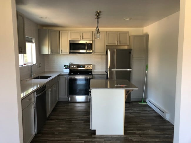 Building Photo - 1103 Spring St