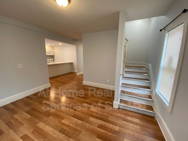 Building Photo - 617 S Fort Ave