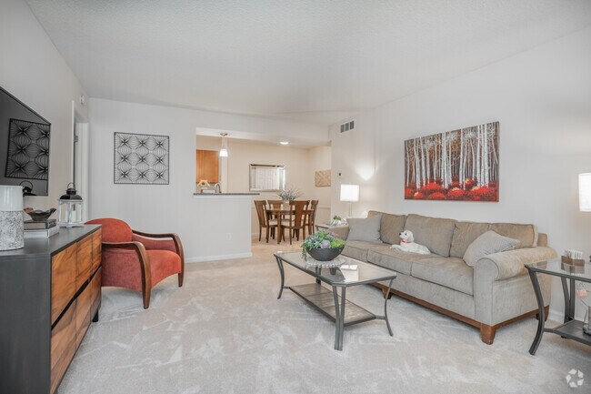 2 habitaciones, 2 baños, 1000 pies cuadrados, sala de estar - Lakeshore Crossing