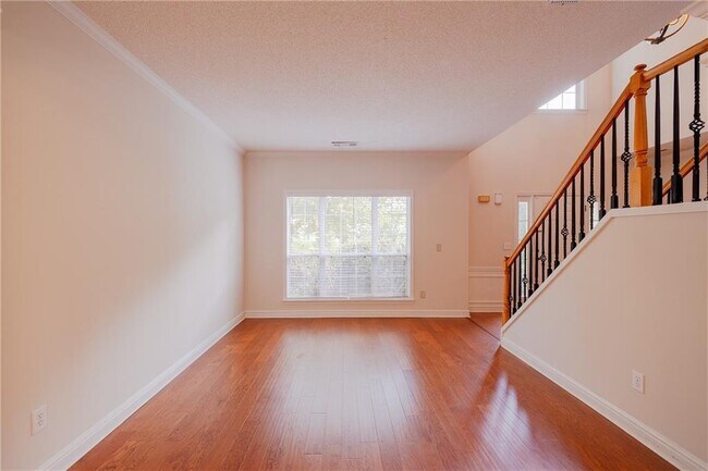Foto del edificio - 1060 Lyndhurst Way