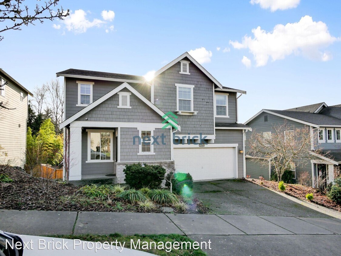 5 br, 3.5 bath House 1308 210th Pl SW House for Rent in Lynnwood