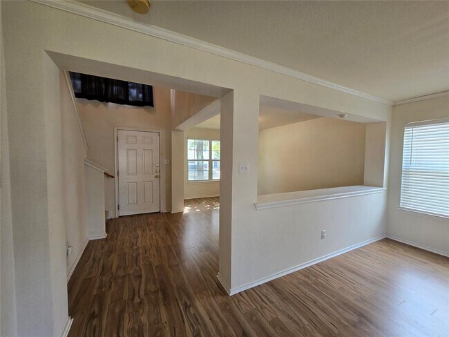 Building Photo - 803 Pampas Ricas Dr