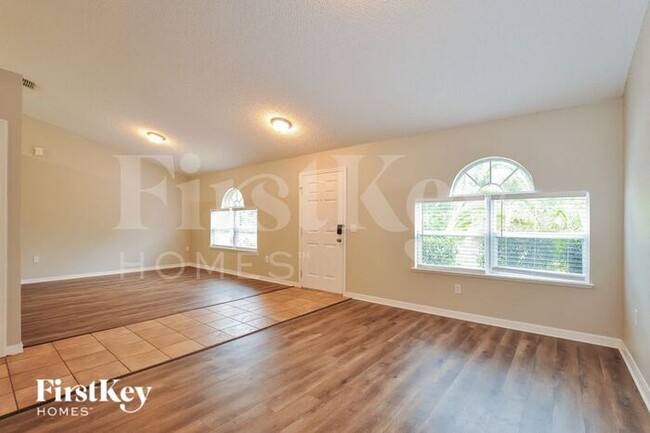 Building Photo - 11 Ryker Ln