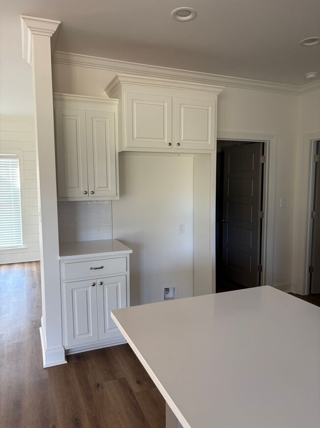 Building Photo - 141 N Buck Run Dr