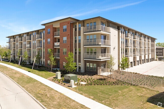 Building Photo - Alta Firewheel