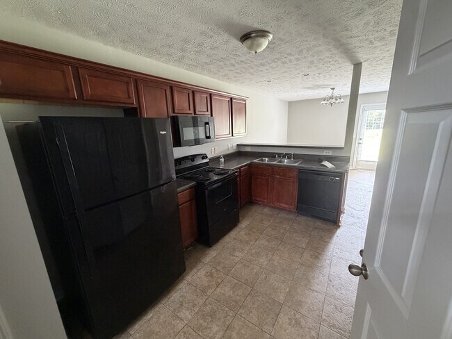 Building Photo - 4850 Laura Jeanne Blvd