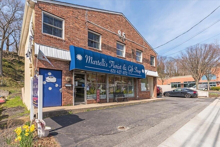 Foto principal - 95 E Main St