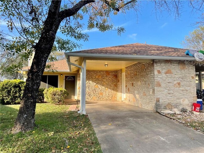 Building Photo - 1508 No Mor Cove