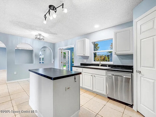 Foto del edificio - 2240 Spring Creek Cir