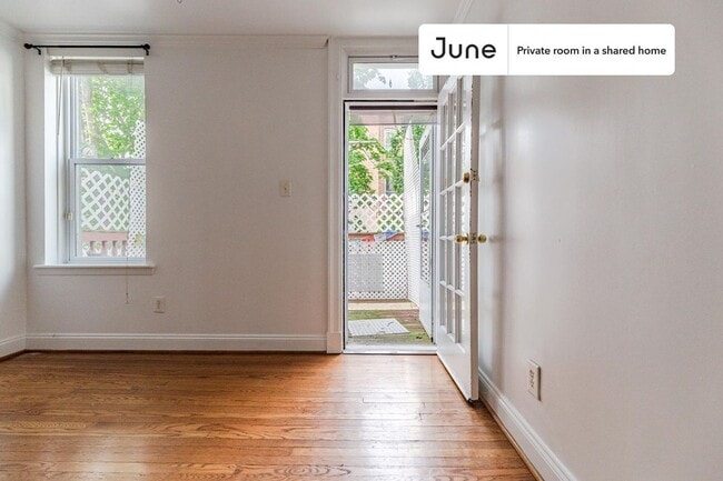 Building Photo - Room in Shared 3 bed/1 bath home