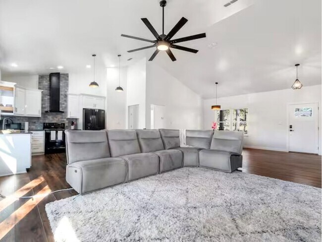 Foto del edificio - 134 Blackberry Ln