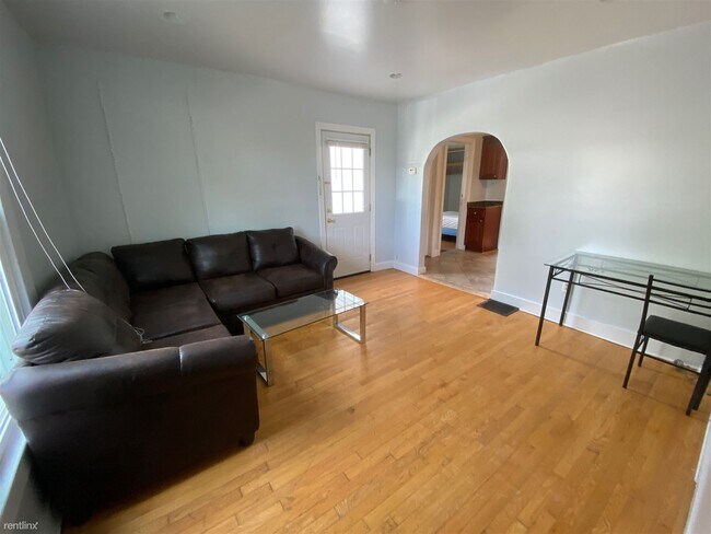 Building Photo - 4 br, 2 bath House - 811 S Division St
