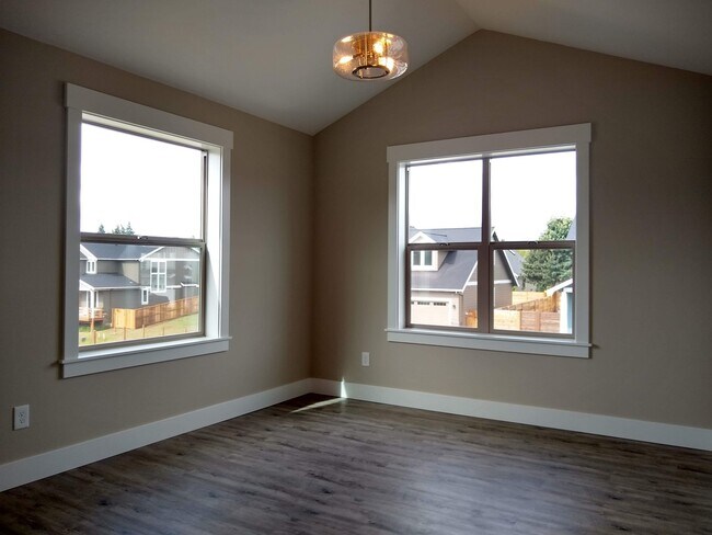 Building Photo - Application Pending - Pet Friendly, 4 Bedr...