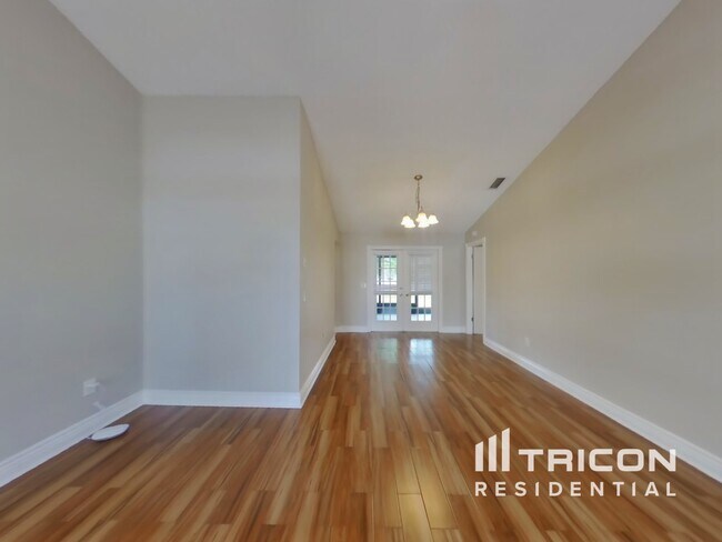 Foto del edificio - 8201 Golden Bear Loop