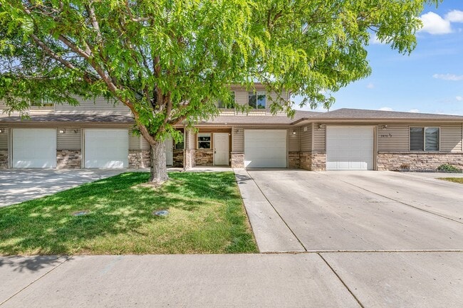 Spacious Multi-Level Townhome in Brookwillow - Spacious Multi-Level Townhome in Brookwillow