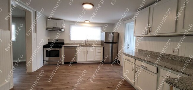 Foto del edificio - 22433 Pleasant Ave