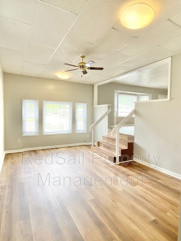 Building Photo - 34 Warren Dr