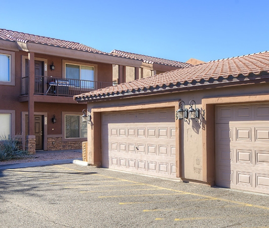 Foto del edificio - Fernwood Court Apartments