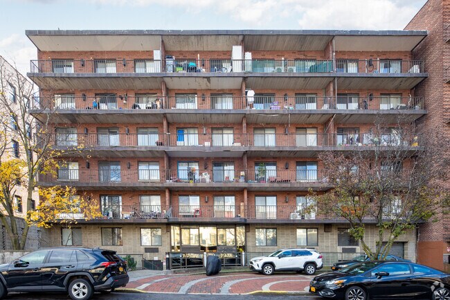 Building Photo - 14350 Barclay Ave