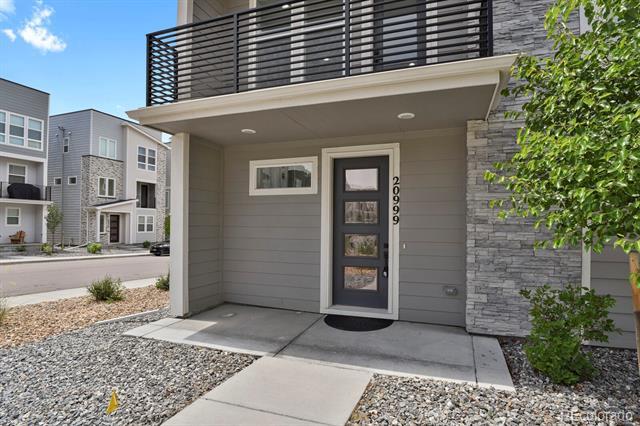 Building Photo - 20999 E Quincy Dr