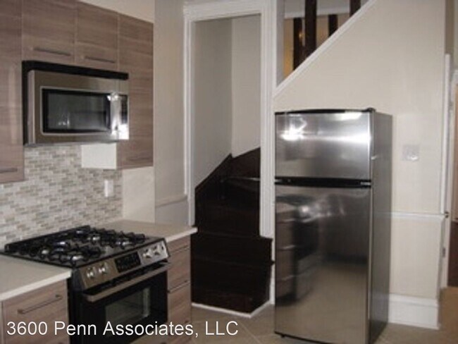 Building Photo - 2 br, 1.5 bath House - 160 38th Street 1