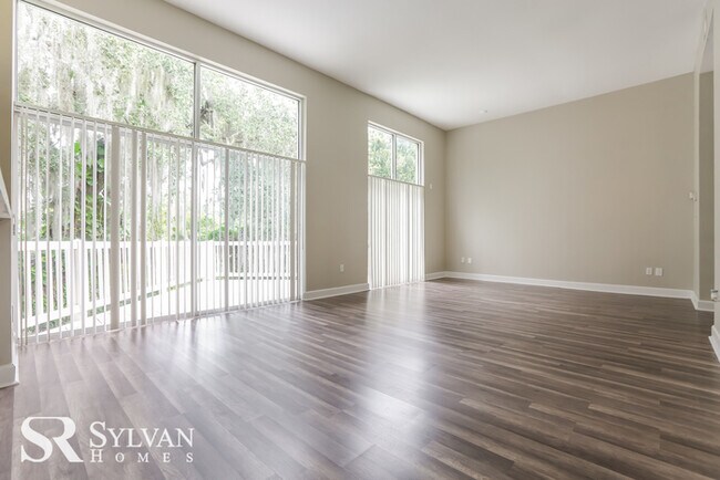 Building Photo - Move-in ready charming 4BR 3BA home