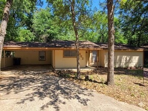 Building Photo - 2602 N Red Cedar Cir