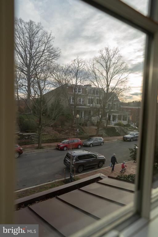 Foto del edificio - 1871 Newton St NW