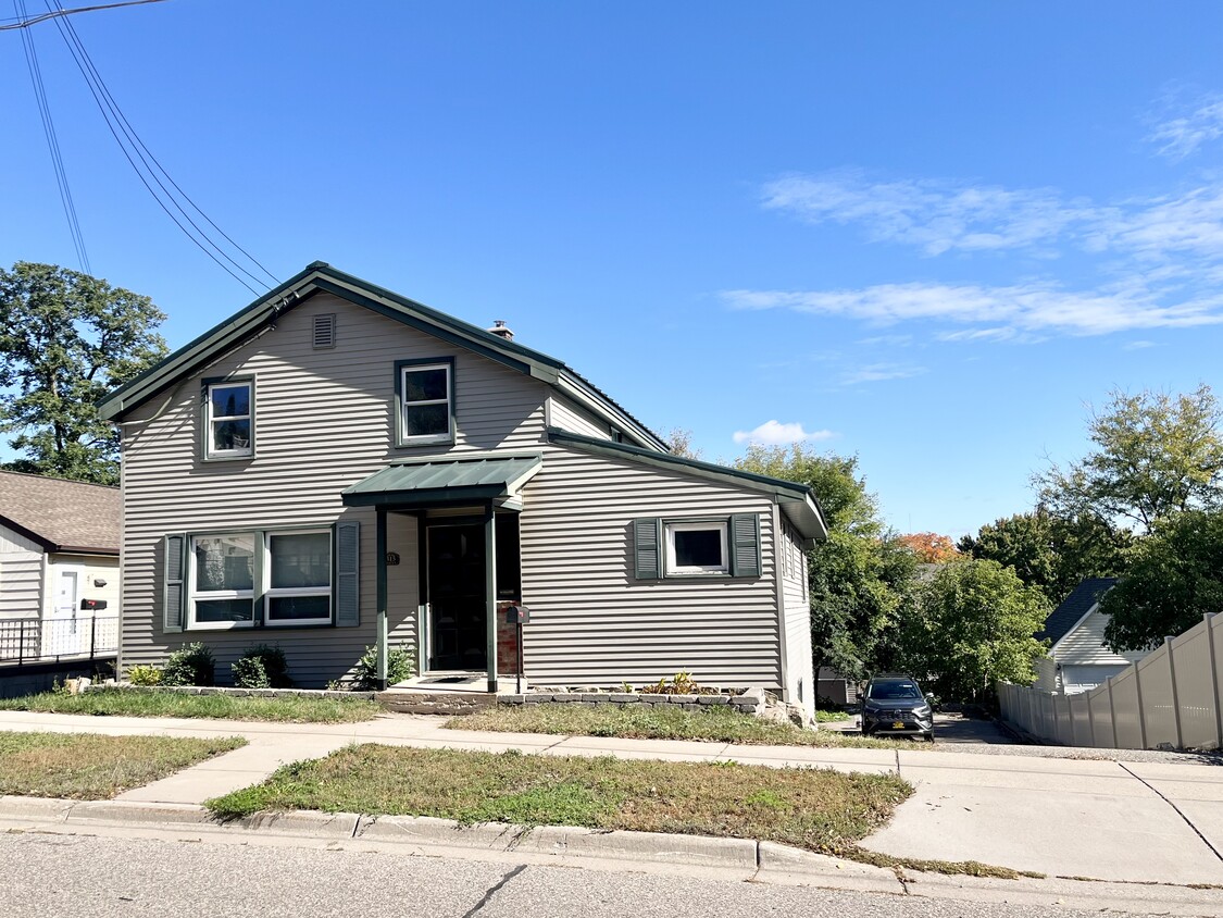 Primary Photo - 315 3rd St N