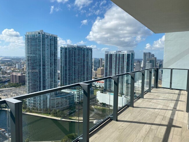 Foto del edificio - 68 SE 6th St